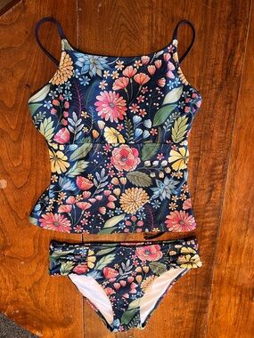 Beachsissi Navy Floral Tankini Set with Strappy Back Medium